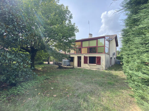   ST YZAN DE SOUDIAC MAISON AVEC 4 CHAMBRES Maison - 5 pi�ce(s) - 130 m�