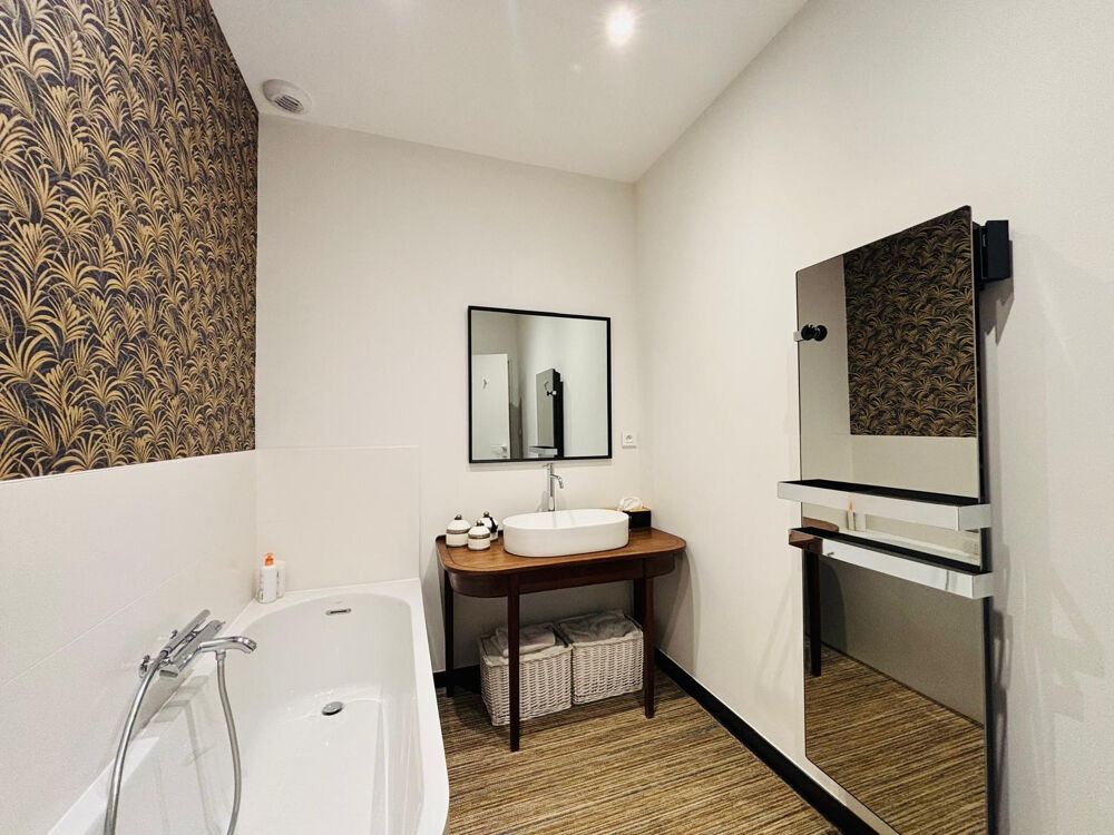 � vendre  Propri�t�/ch�teau La Rochelle (17000)