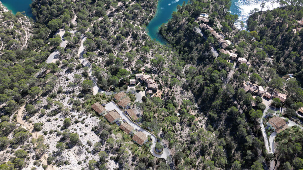 A VENDRE EN PAYS DE VERDON BELLE VILLA AVEC ACCÈS PRIVÉ AU LAC
