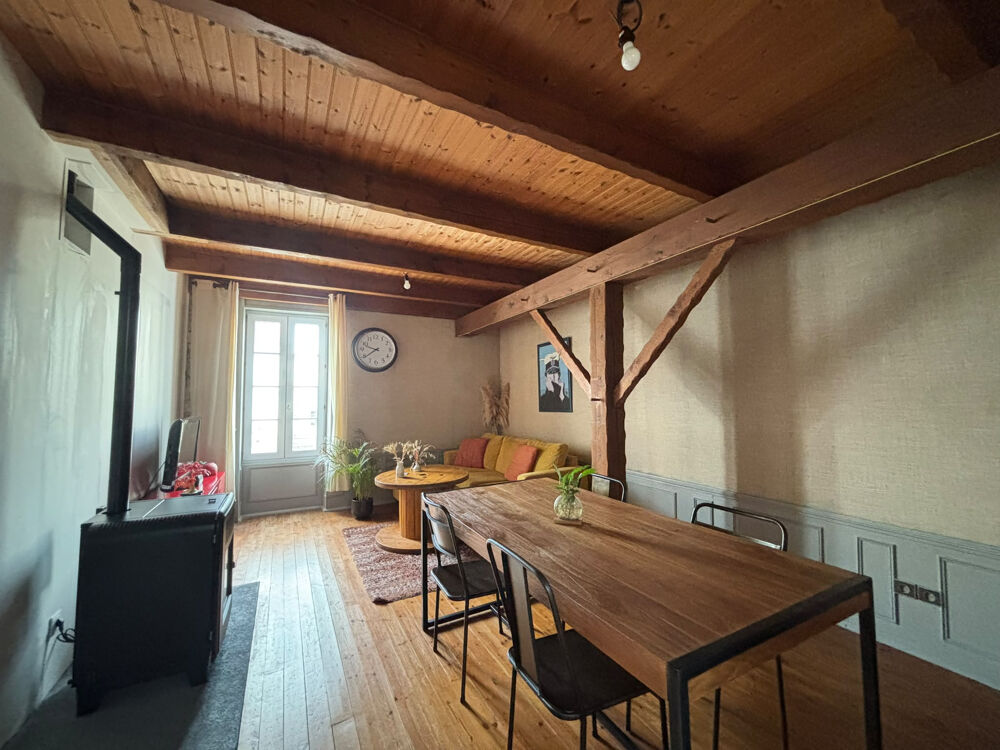 Vente Maison MAISON ANCIENNE EN PIERRE EN BON ETAT GENERAL DE 90 M2 SUR UN TERRAIN CLOS DE 148 M2. 5 MN DE LA GARE ET DU V La rochelle