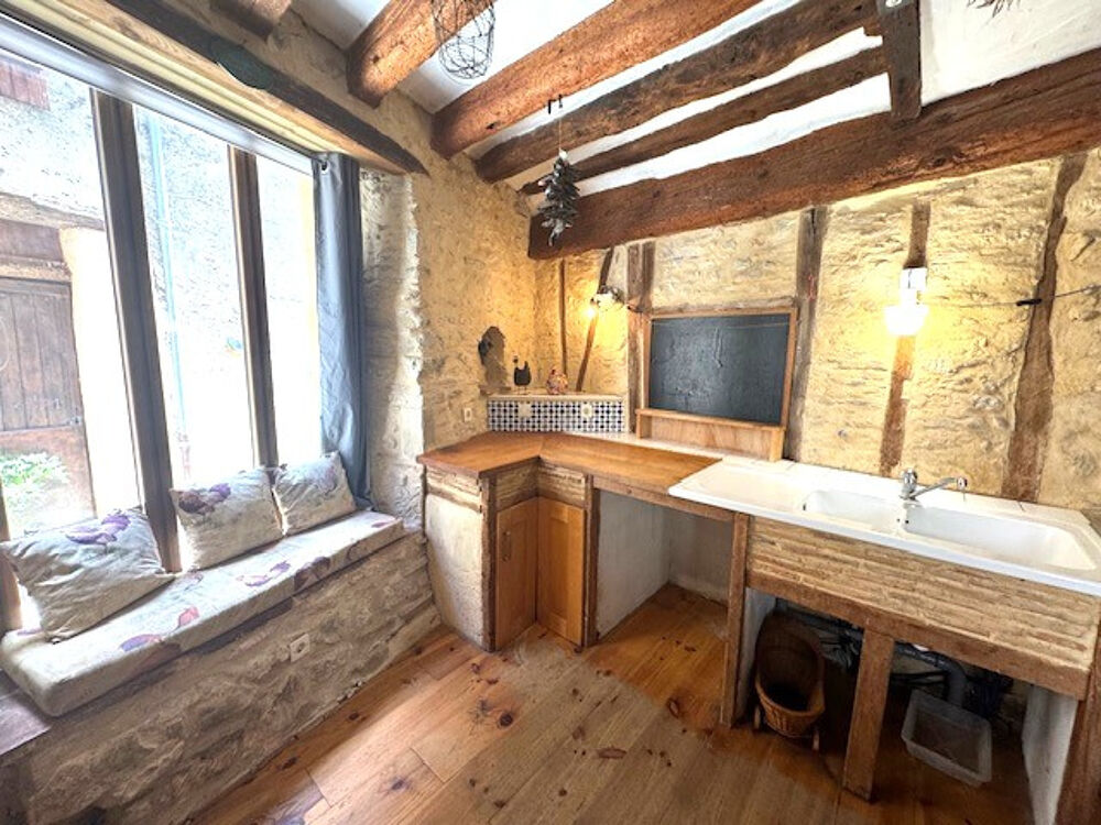 A 20 min de Mirepoix, Grande Maison de caractère, cour, véranda, dans un village de charme avec toute commodités