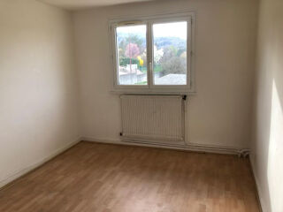  Appartement à louer 4 pièces 80 m²