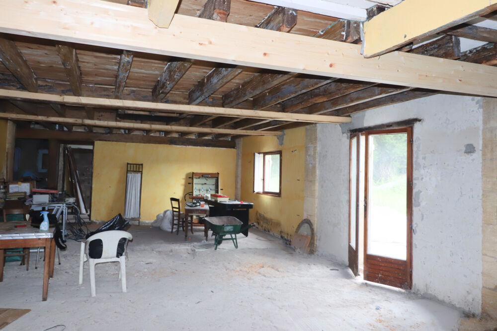 secteur Reignac - St Savin Maison à réaménager.