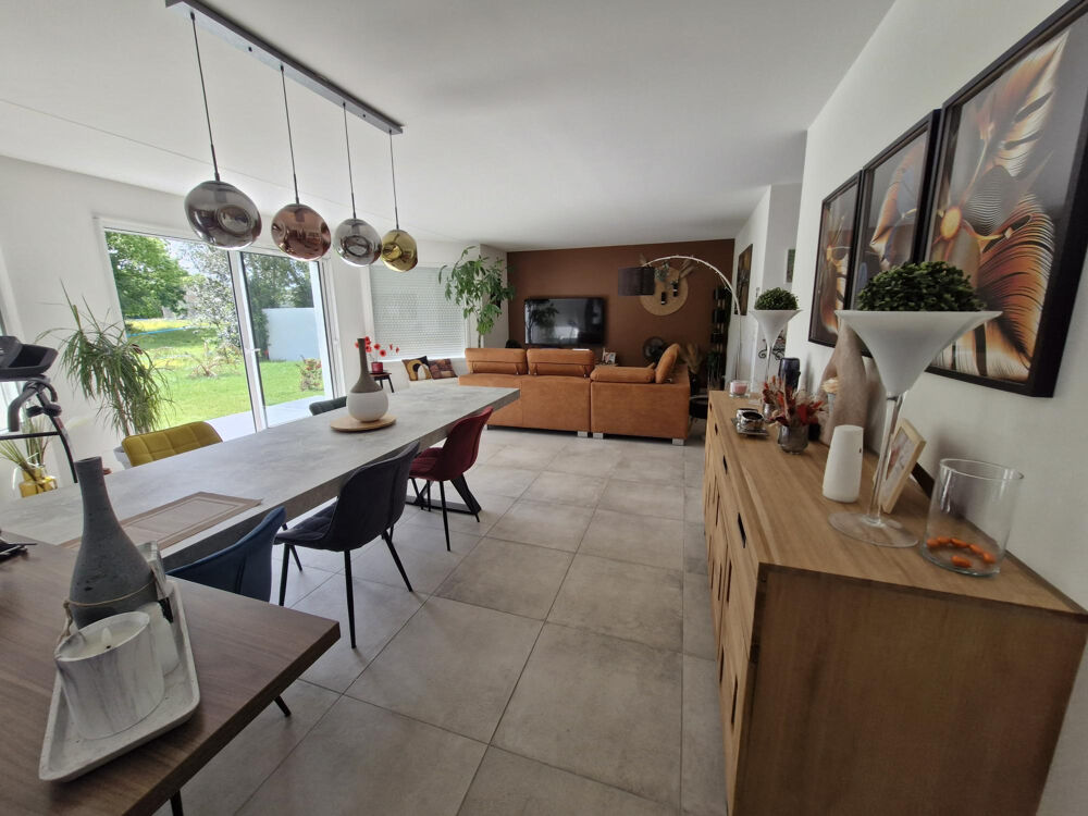 Maison 4 pièces : 108 m2 située sur la commune de Semussac