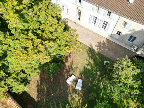   Longère charentaise de belle facture Propriété/château - 8 pièce(s) - 244 m²