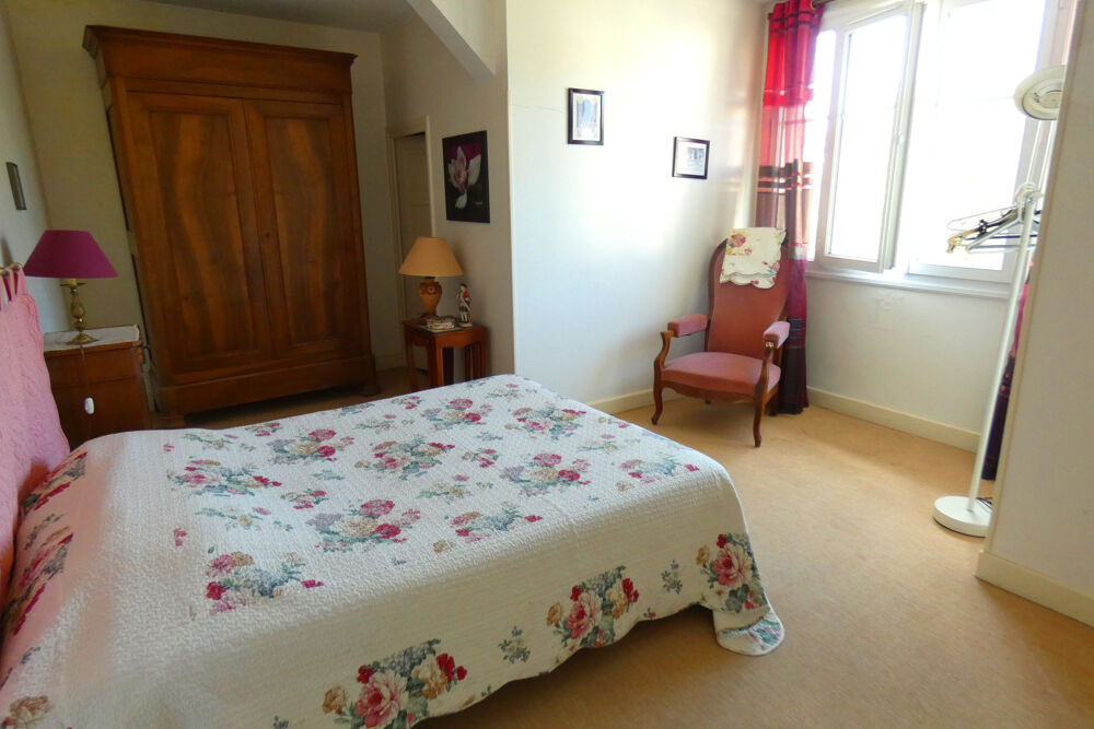 Vente Maison Aurillac maison 5 chambres plus T2 Aurillac