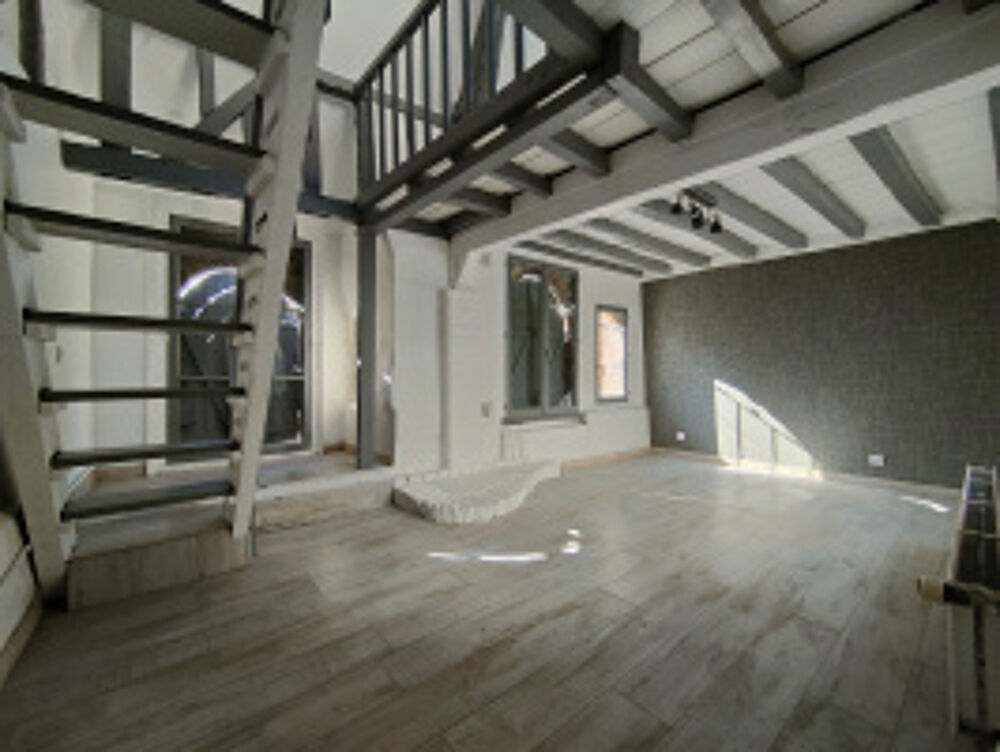 HYPER CENTRE VILLE, MAGNIFIQUE MAISON ANCIENNE RENOVEE ATYPIQUE A COLOMBAGE BOIS DE 140M2 HAB AVEC JARDIN