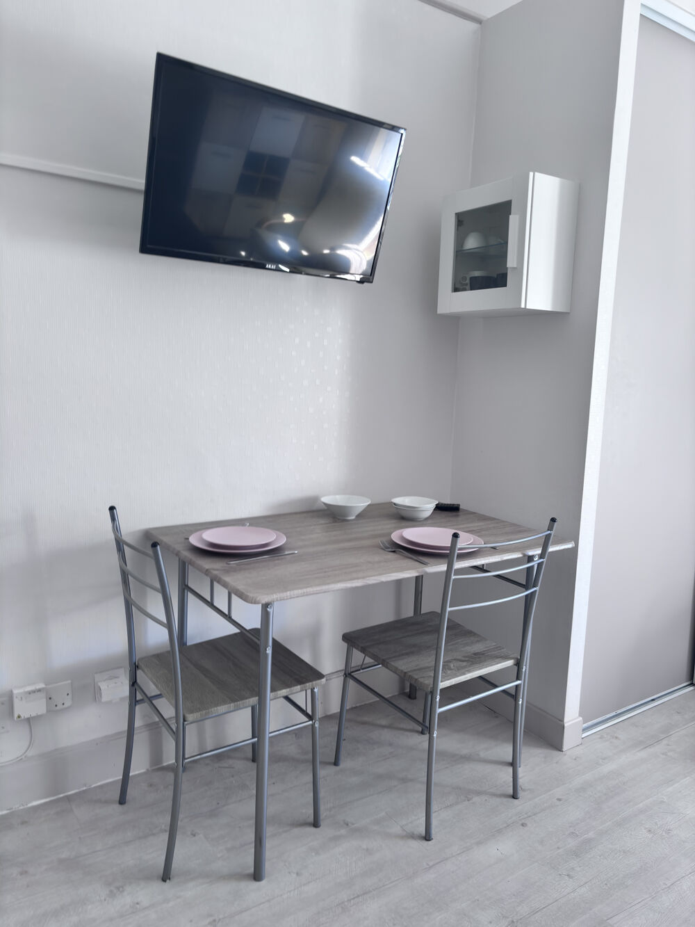 Location Appartement CHÂTEL-GUYON   A LOUER STUDIO MEUBLÉ 18 m2   RÉSIDENCE SÉCURISÉE Chatel guyon