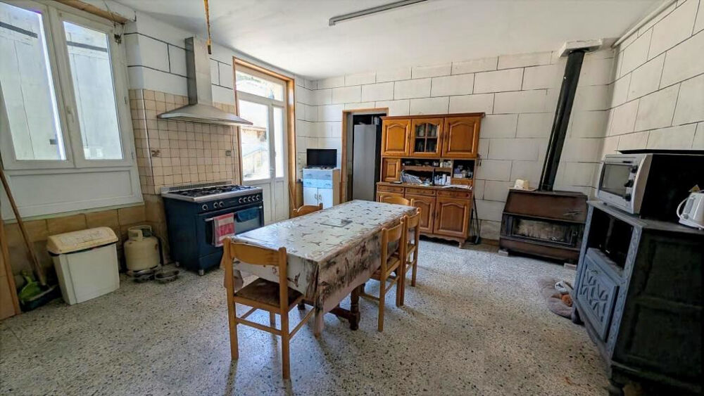Maison 111 m2 + Dépendances 300 m2 - Terrain 2442 m2