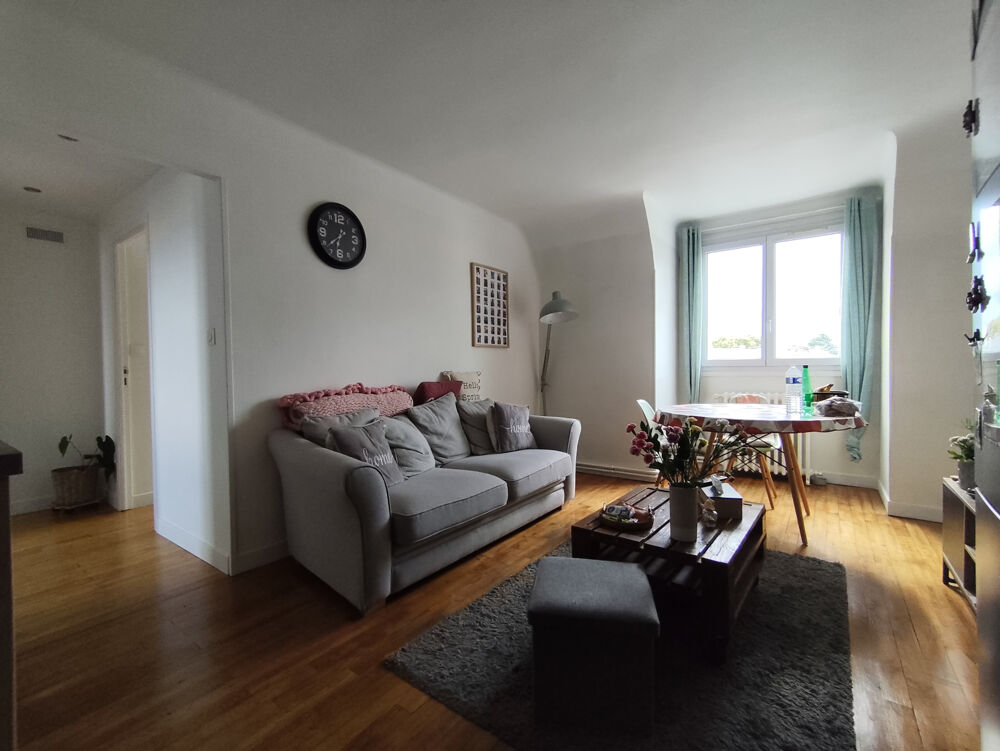 TRES BEL APPARTE DE STANDING F4 AVEC VUE MAGNIFIQUE SUR LA VILLE DANS QUARTIER CALME PROCHE DE L'HYPER CENTR