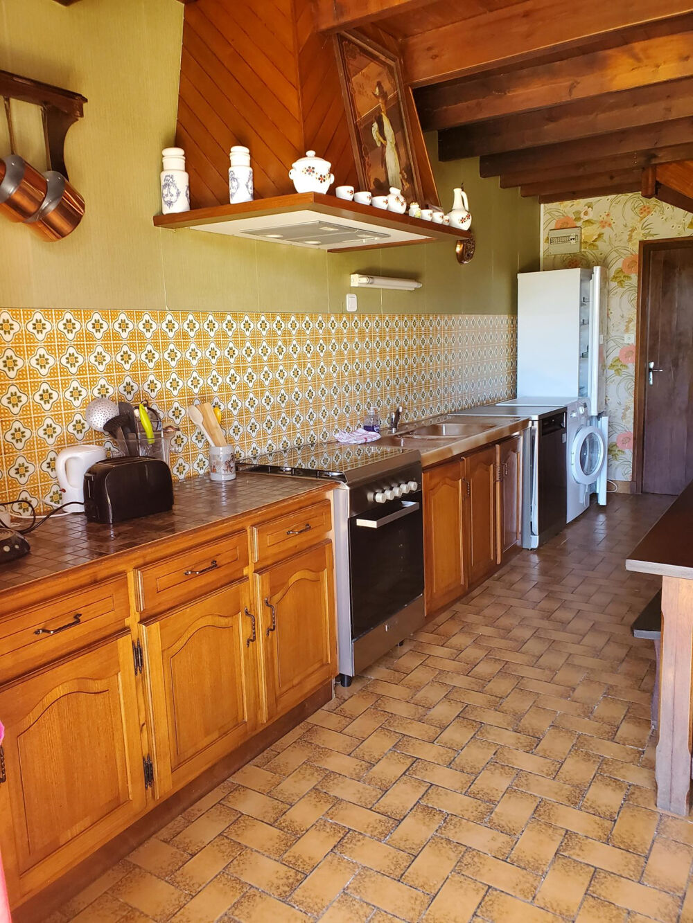 Vente Maison Maison 8 pièces , surface de 197 m2 + Dépendances , située sur la commune de: BARZAN Barzan