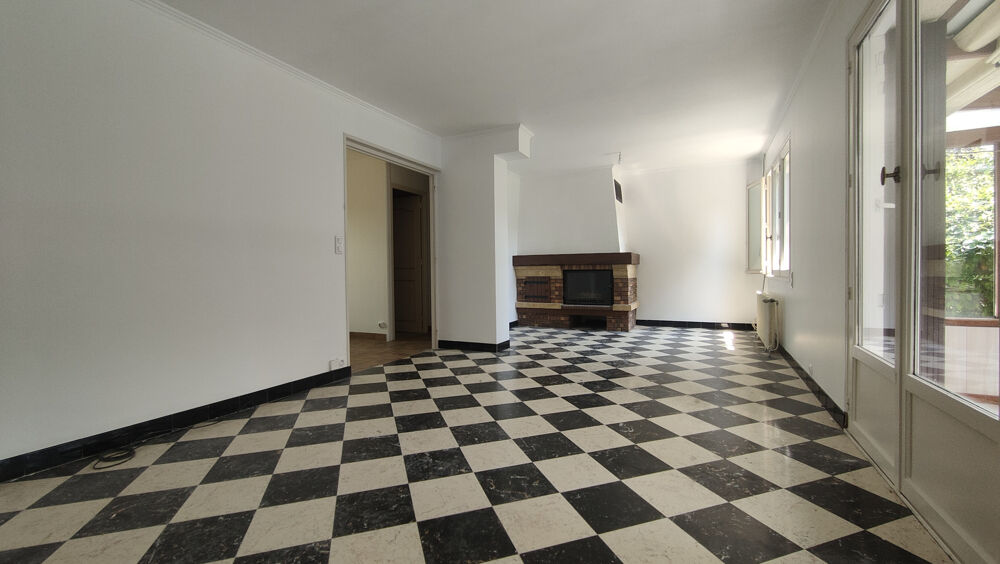 A 15 MN DE BEAUVAIS, MAISON DE CHARME RENOVEE DE 110 M2 HAB AVEC VERANDA ET SOUS SOL TOTAL SUR 1000 M2 CLOS