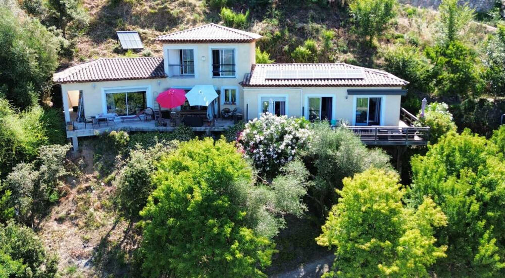 Villa avec gîte indépendant et vue mer & montagne