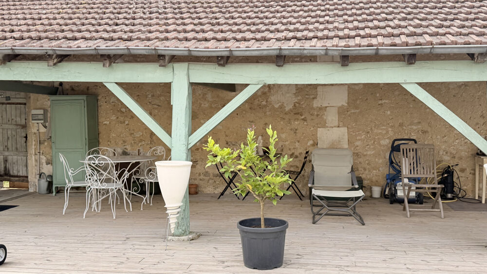 Vente Maison Séduisante maison  de ville proche du centre de St Jean d'Angély St jean d angely