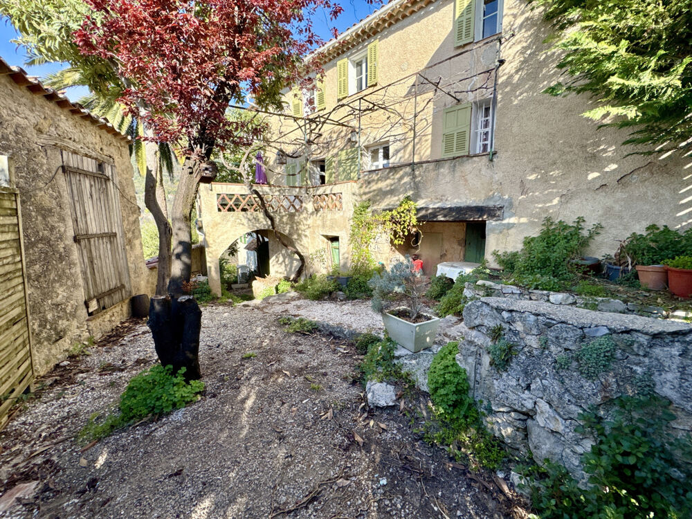 MAGAGNOSC DANS HAMEAU MAISON AVEC JARDINET VUE MER