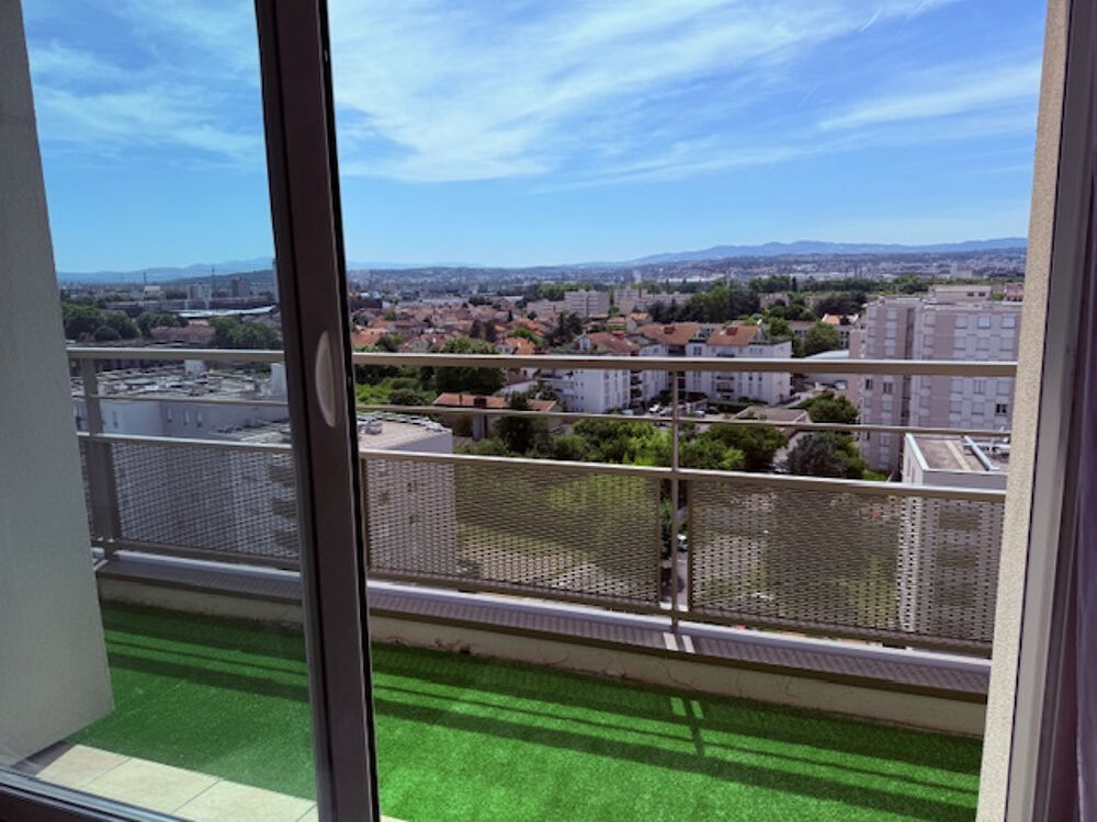 Vente Appartement Dernier étage 11 ème avec vue imprenable Lyon 8