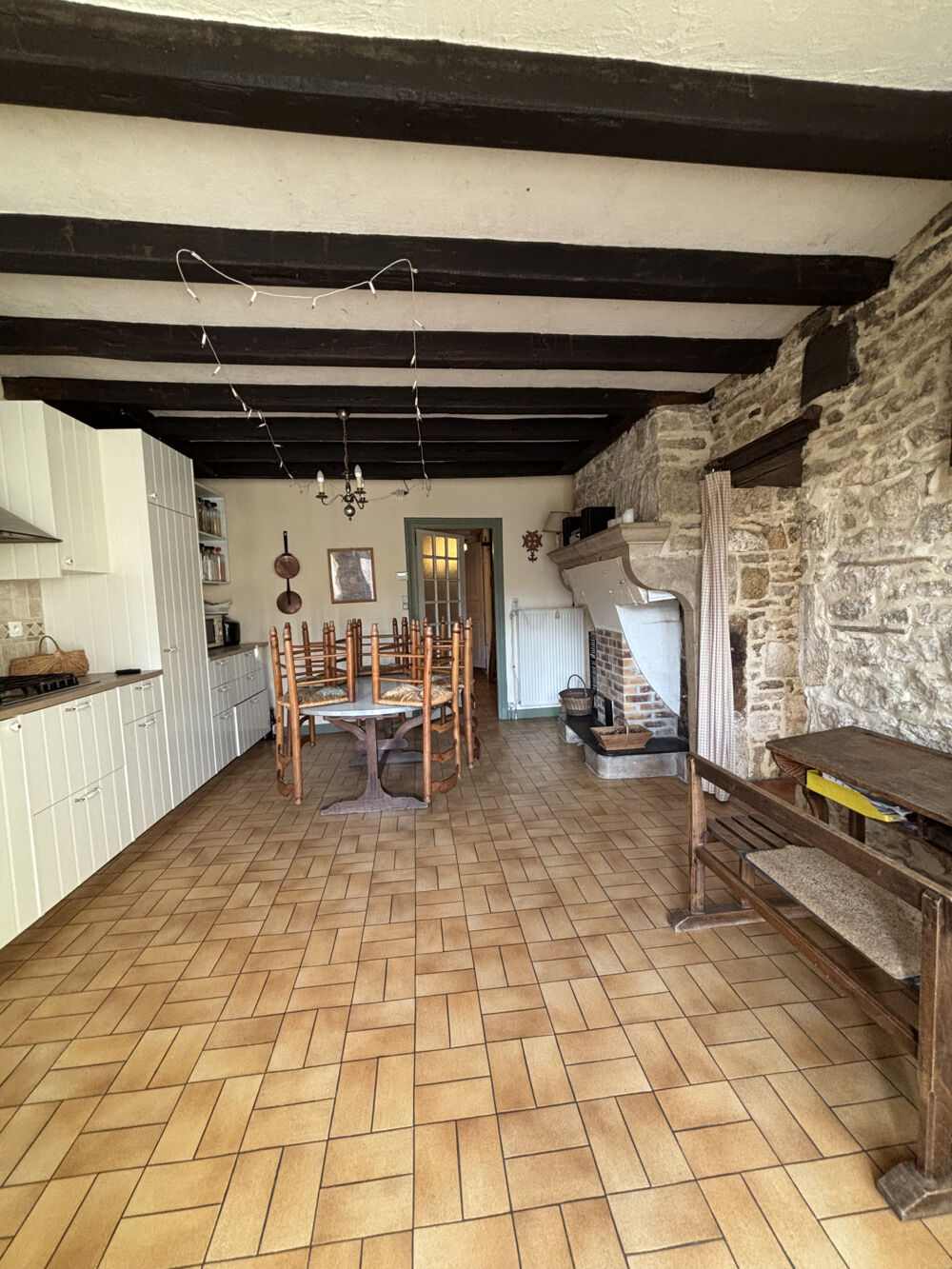 AIGNAY LE DUC Maison du XVIè s de 125 m2 avec une terrasse et un terrain non attenant de 240m2