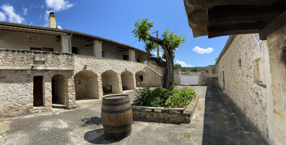 Mas sans vis à vis 156m2 avec dépendances - terrain 1ha campagne