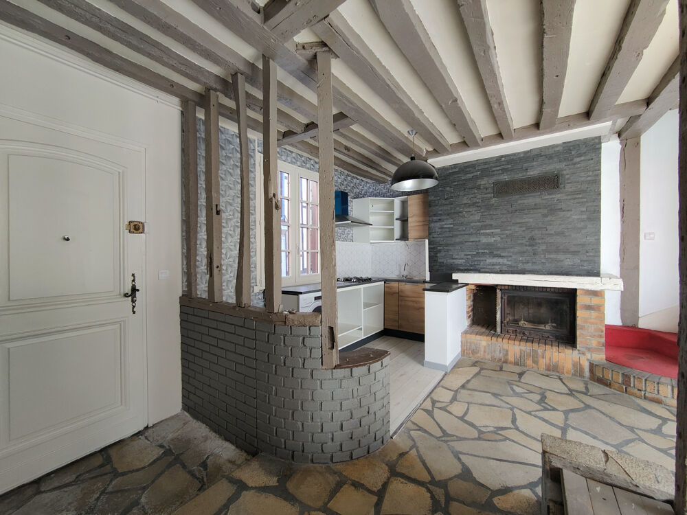 PLEIN CENTRE VILLE, MAISON ANCIENNE DE CARACTERE AVEC STUDIO ET JARDIN DE 140 M2 HAB DANS RUE PIETONNE
