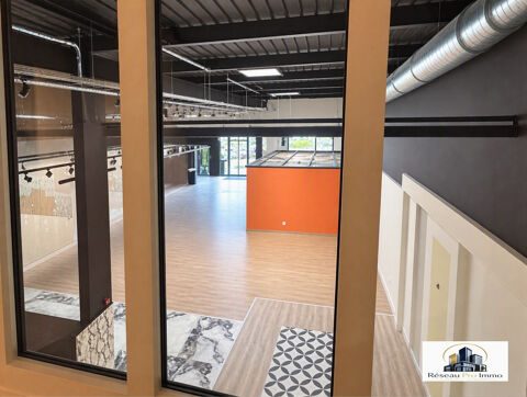   Magnifique local commercial de 731 m2 à louer à Mulhouse avec parking 
