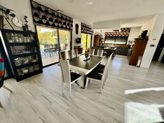  Maison � vendre 6 pi�ces 203 m�