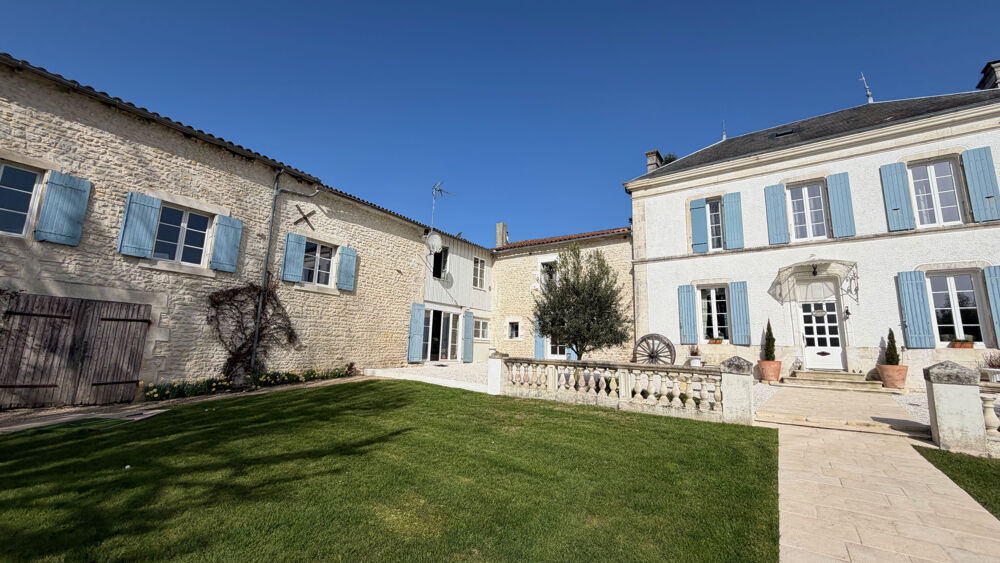 � vendre  Propri�t�/ch�teau Saint-Jean-d'Ang�ly (17400)