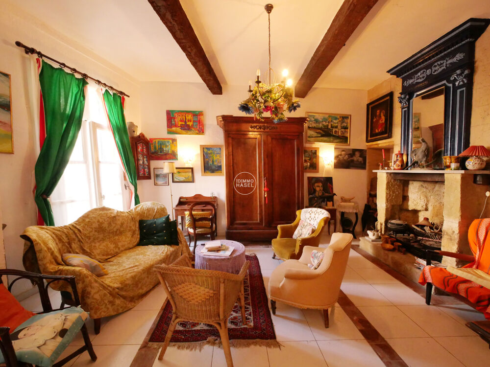 Pomérols, maison de caractère début 18ième avec pierre de taille, grandes cheminées et belle hauteur sous plaf