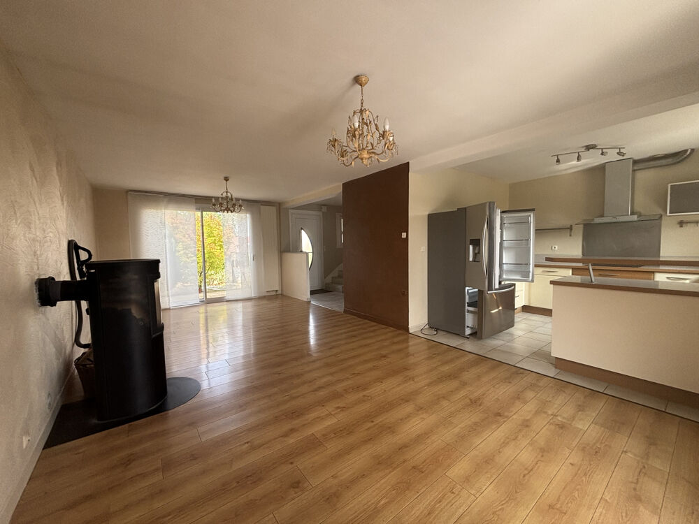 Vente Maison CHATILLON SUR SEINE :Pavillon année 1985 de 130 m2 avec garage, terrain de 500m2 et piscine hors sol. Chatillon sur seine