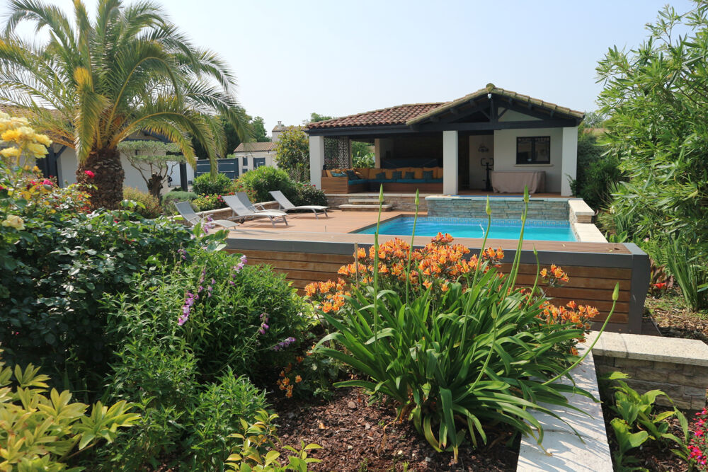 Vente Maison A PROXIMITE DE LA ROCHELLE, DANS UN ENVIRONNEMENT CALME, SUPERBE MAISON CONTEMPORAINE RECENTE DE STYLE RETHAIS La rochelle