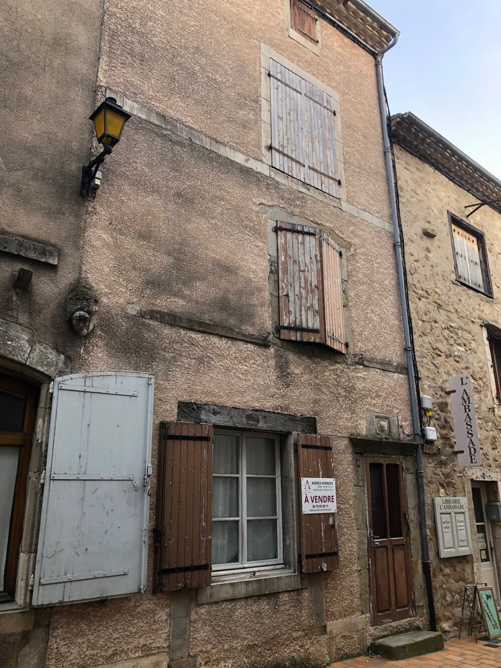 GRANDE MAISON DE VILLAGE à MONTOLIEU