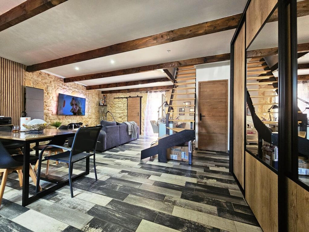 Saint-Yzan-de-Soudiac  Maison de bourg 3 chambres rénovée de 99.47m2 avec piscine