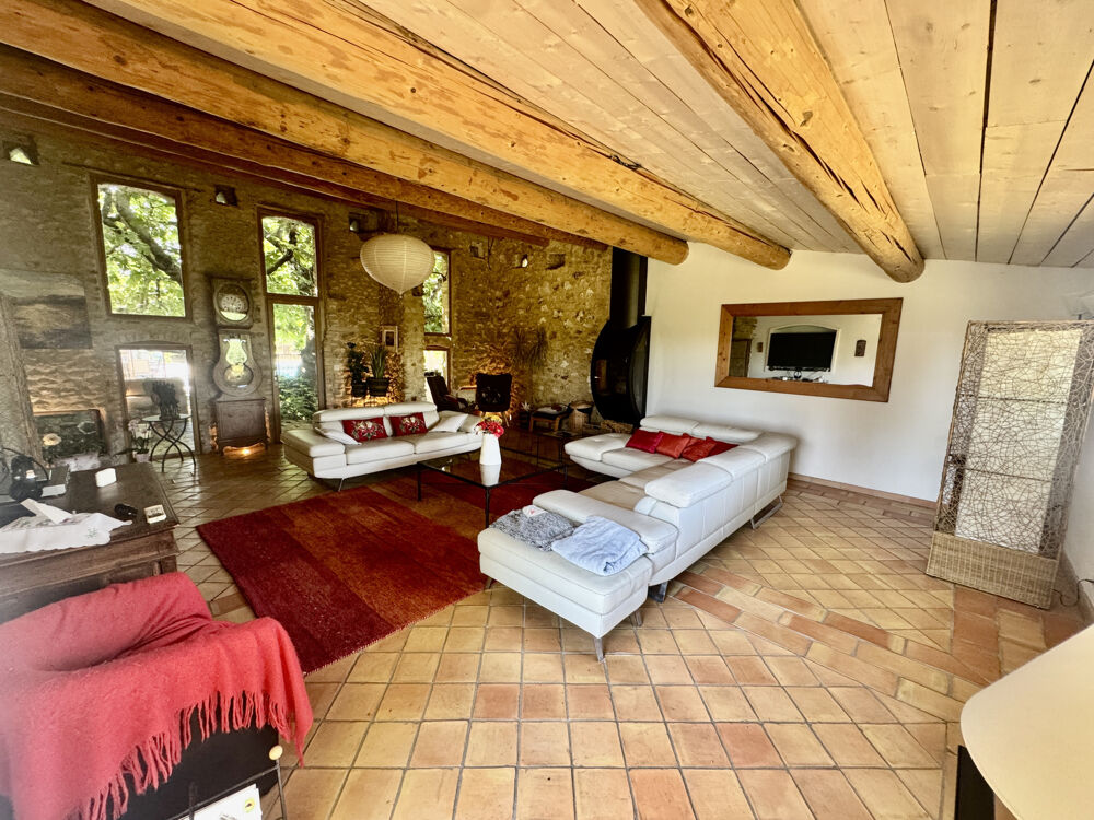 Vente Maison Immobilier de luxe : mas en pierre à vendre avec terrasse à Piolenc Piolenc