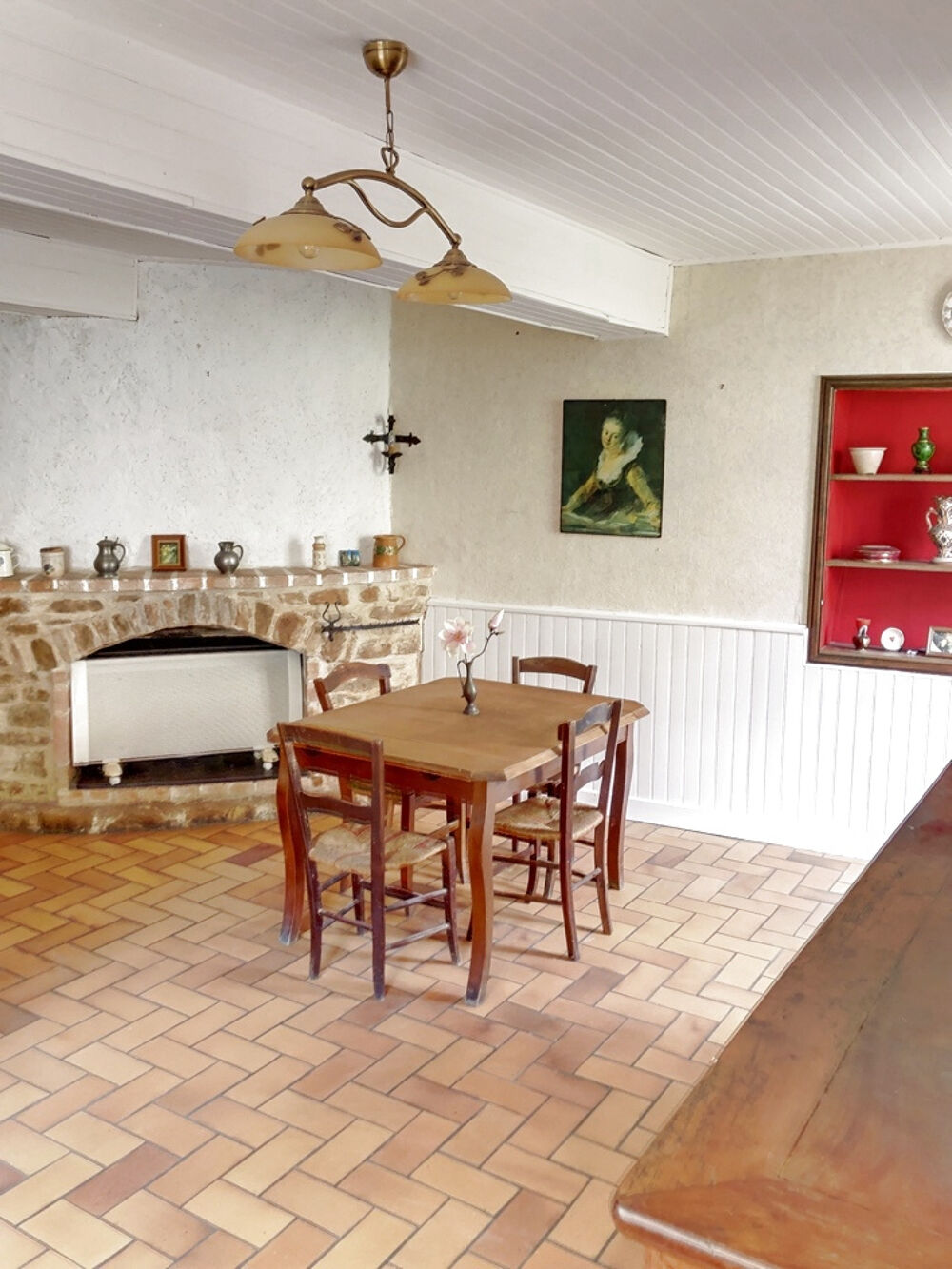 Au coeur d'un village de caractère dans la montagne noire, avec toutes commodités, maison avec cour