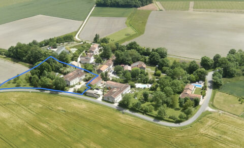   Tr�s belle propri�t�  charme et environnement paisible Propri�t�/ch�teau - 8 pi�ce(s) - 267 m�