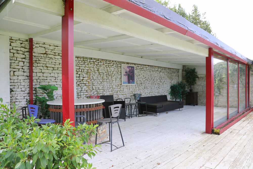 � vendre  Propri�t�/ch�teau Benon (17170)