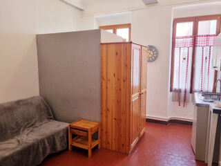  Immeuble à vendre 14 pièces 250 m²