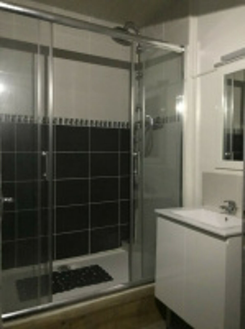 Location Appartement DANS LA RESIDENCE MARISSEL, SUPERBE APPARTEMENT RENOVE DE 65M2 TRES BIEN SITUE AU RDC D'UN IMMEUBLE DE 3 ETAGE Beauvais