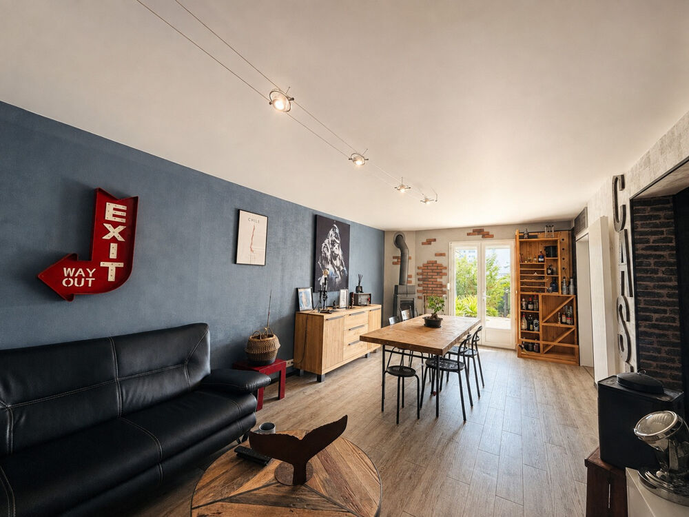 Vente Maison BELLE MAISON EN BON ETAT GENERAL DE 104 M2 SUR UN TERRAIN CLOS DE 320 M2. LA ROCHELLE. A 10 MN EN VELO DU CENT La rochelle
