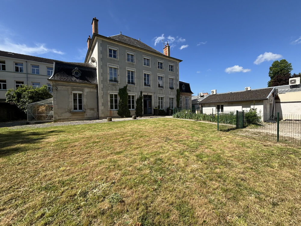 Vente Maison Belle propriété de 322 m2 du XIX è siècle au centre ville de CHATILLON SUR SEINE avec garage , terrain de 1000 Chatillon sur seine
