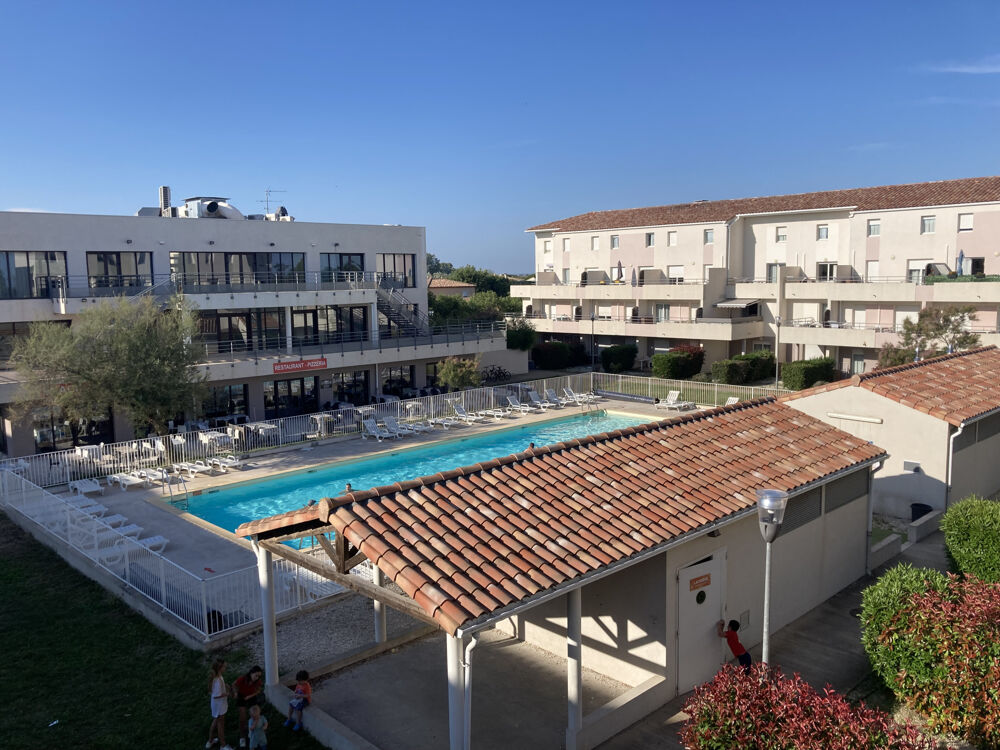 Grand duplex de 50 m2 avec vue sur piscine dans résidence avec prestations multiples