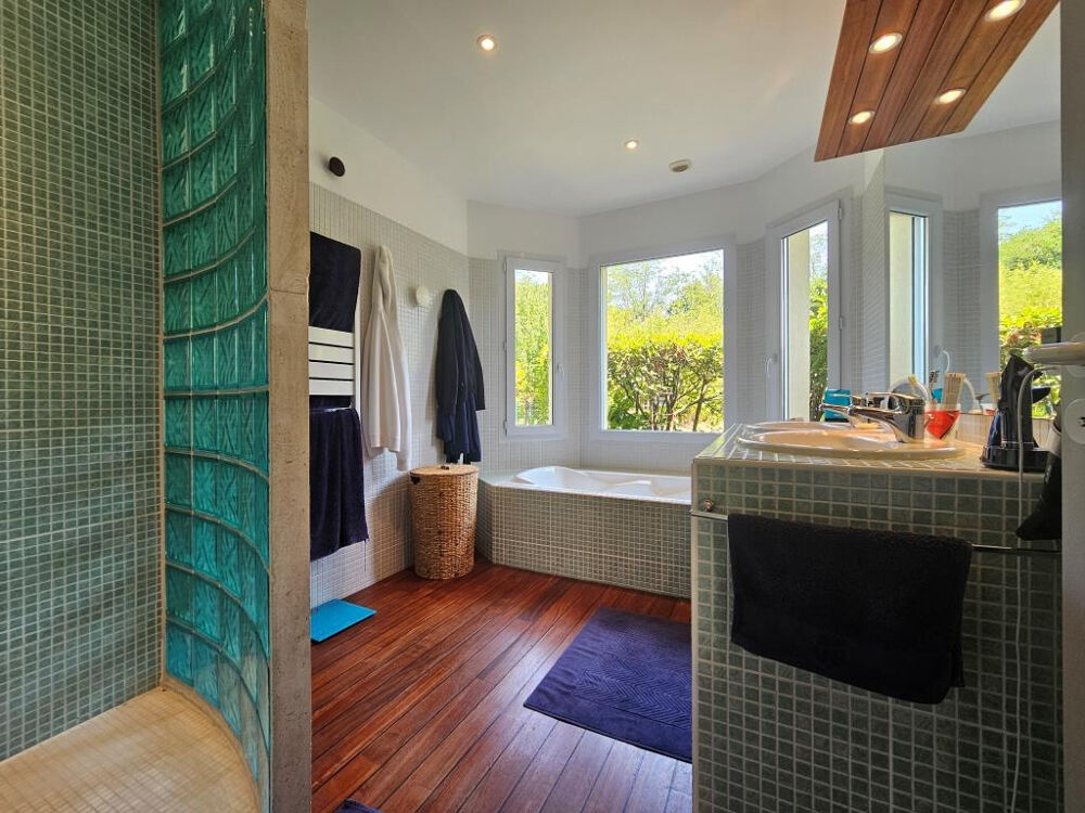 à vendre  Propriété/château Pessac (33600)