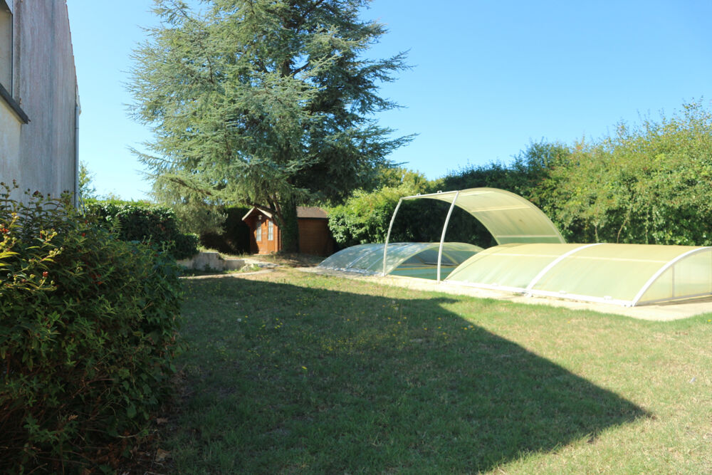 Vente Maison BELLE MAISON DE CONSTRUCTION TRADITIONNELLE DE 100 M2 SUR UN TERRAIN CLOS DE 1000 M2 . AU CENTRE DE LA JARRIE. La jarrie
