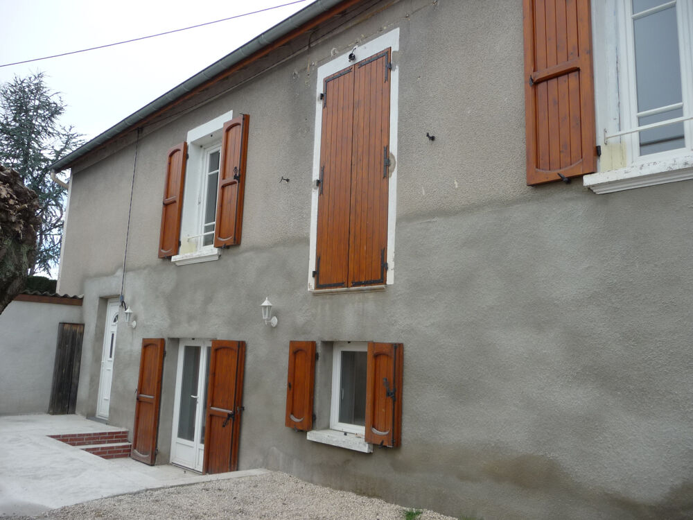 Location Maison BALBIGNY centre ville proche de tout à pied maison avec garage et cour. Balbigny