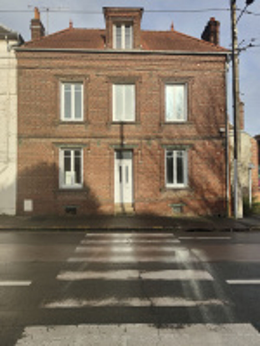 Vente Maison MAISON DE CHARME RENOVEE DE 160 M2 HABITABLE AVEC GARAGE ET JARDIN SUR UN  TERRAIN CLOS DE 270 M2 AU CALME Beauvais