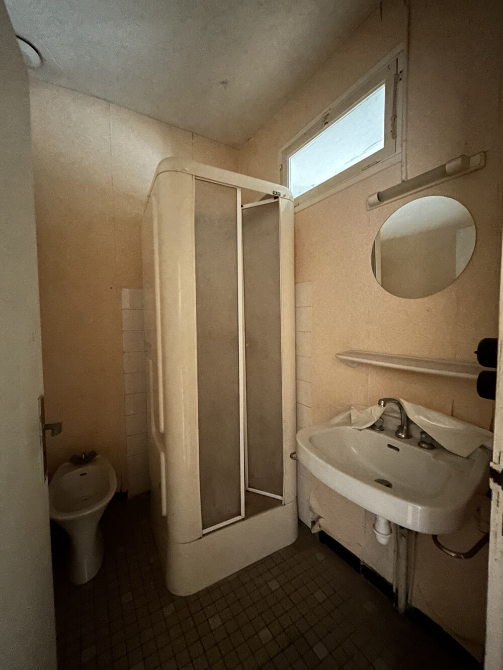 Sur la Promenade à Alzonne, maison de village de 65m2 à rénover.