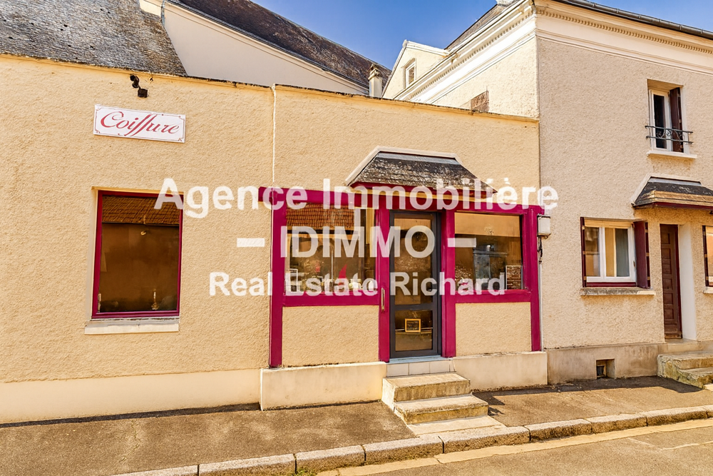 Vente Immeuble Immeuble de rapport de 3 lots Idéal investisseur Local commercial loué + 2 appartements libres - CORBEILLES Corbeilles