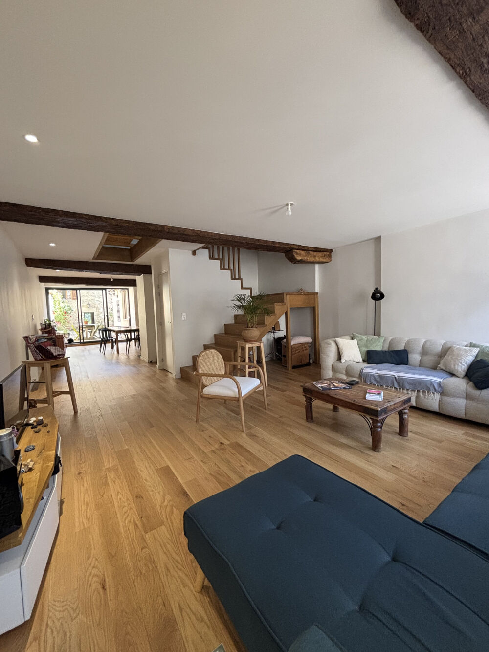 CHATILLON SUR SEINE (21) : ensemble immobilier contemporain de 215m2 rénové en 2024 ,terrain et garage.