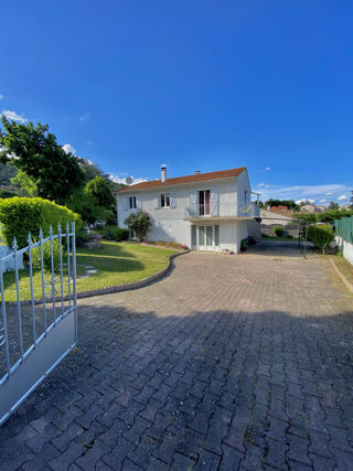  Maison  vendre 8 pices 171 m