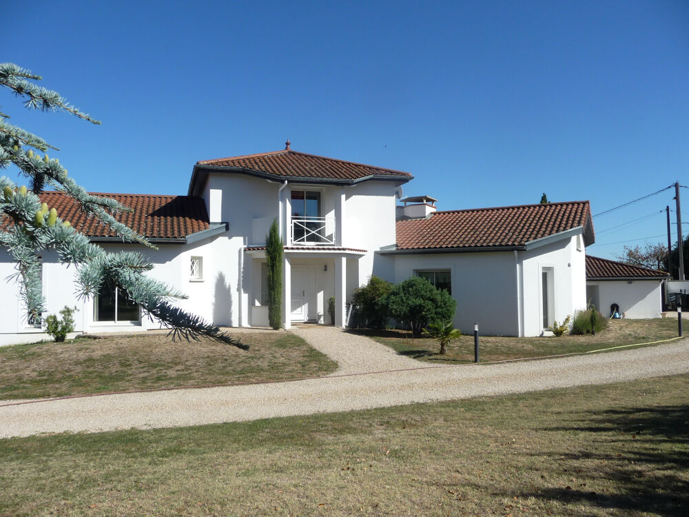 Vente Maison MONTBRISON SUPERBE VILLA CONTEMPORAINE AVEC PISCINE   208 m2   TERRAIN DE 2 700 m2 Montbrison