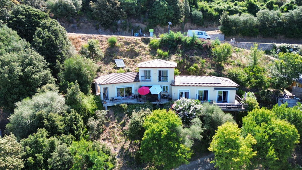 Villa avec gîte indépendant et vue mer & montagne